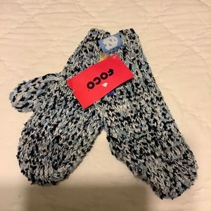 New UNC Chapel Hill Mittens